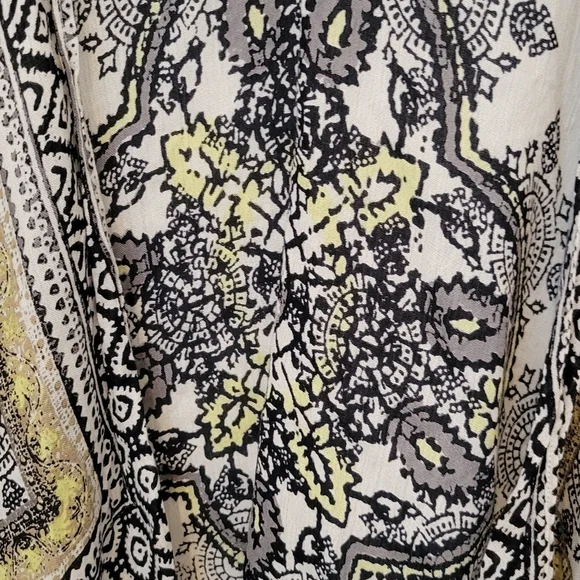 Vince Camuto Women's Munbai Medallions Toppee/Coverup Size O/S One Size - Picture 6 of 9